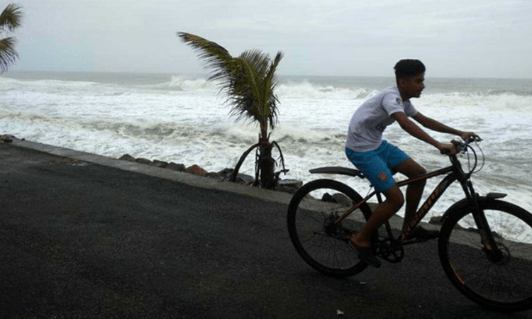 Weather red alert in four Kerala dists, orange in three
