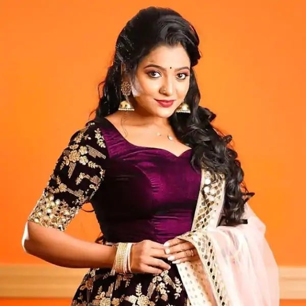 TV actress VJ Chitra has committed suicide