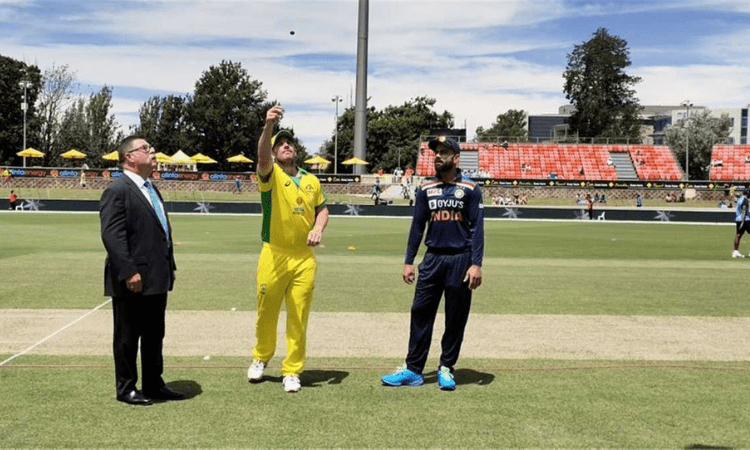 1st T20I: Australia opt to bowl against India, Natarajan makes debut