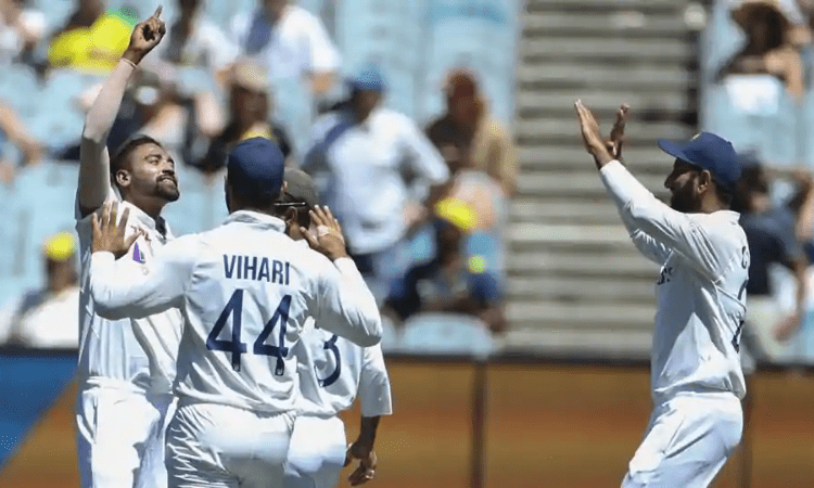 Ashwin picks two to give India edge in first session of 2nd Test