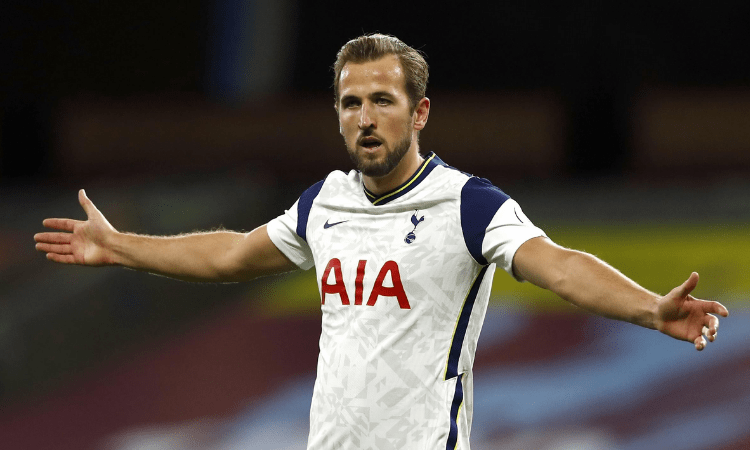 harry kane in a liverpool shirt