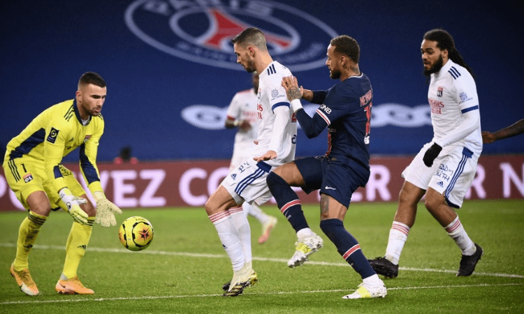 Neymar stretchered off in PSG’s defeat to Lyon