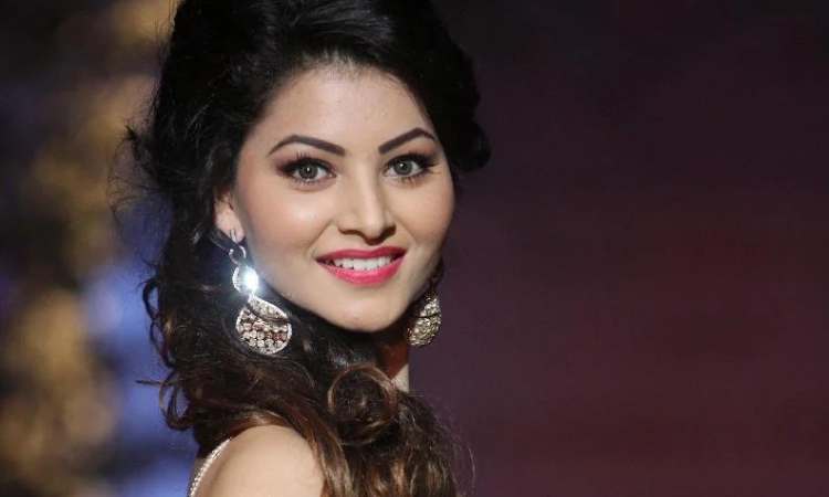 Urvashi Rautela shares an emotional note for mother