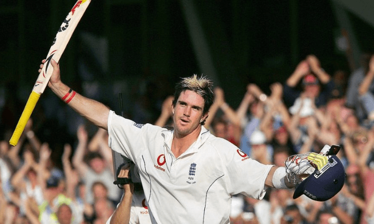 Satark rahe, asli team kuch hafto mein aa rahi hai: Pietersen tells India