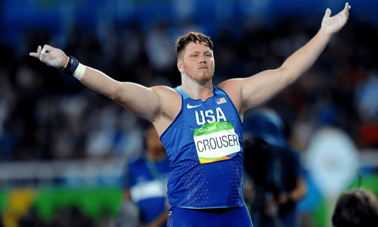 Ryan Crouser breaks world indoor shot put record