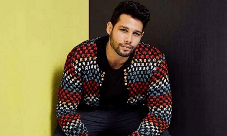Siddhant Chaturvedi turns on poet mode again