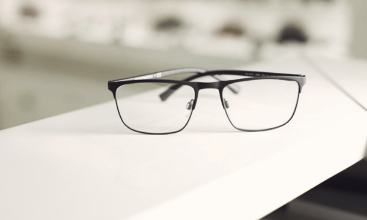 Uber, Lenskart to offer reading glasses worth Rs 1 crore to drivers