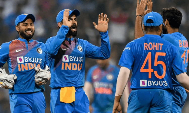 India win toss, elect to bat; Axar Patel to debut