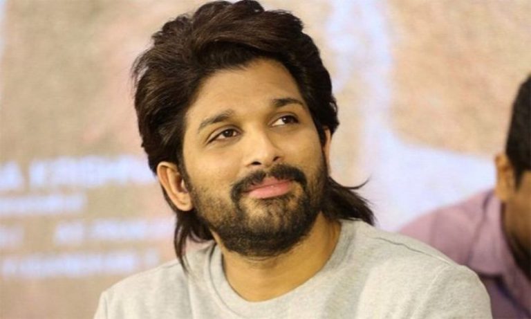Allu Arjun Enjoying with His Family In Dubai