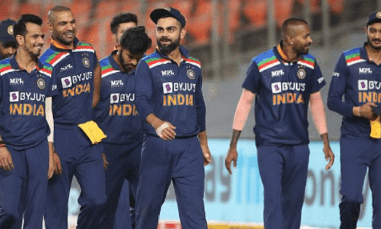 3rd T20I: Kohli loses cool after Thakur’s lazy fielding