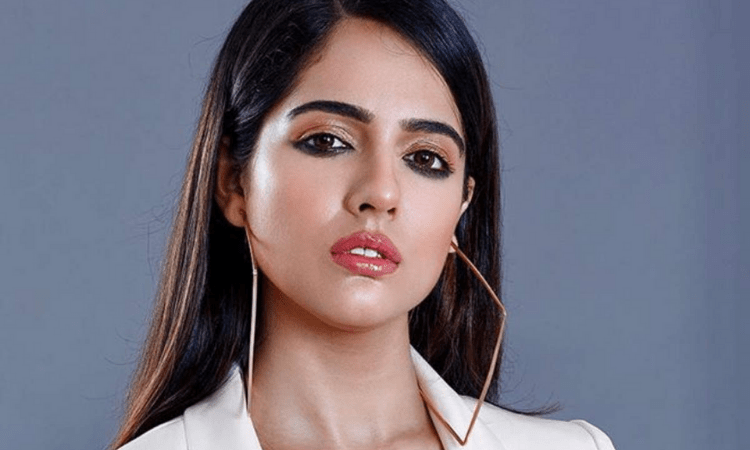 Kagana is fake, Urmila has substance: Malvi Malhotra