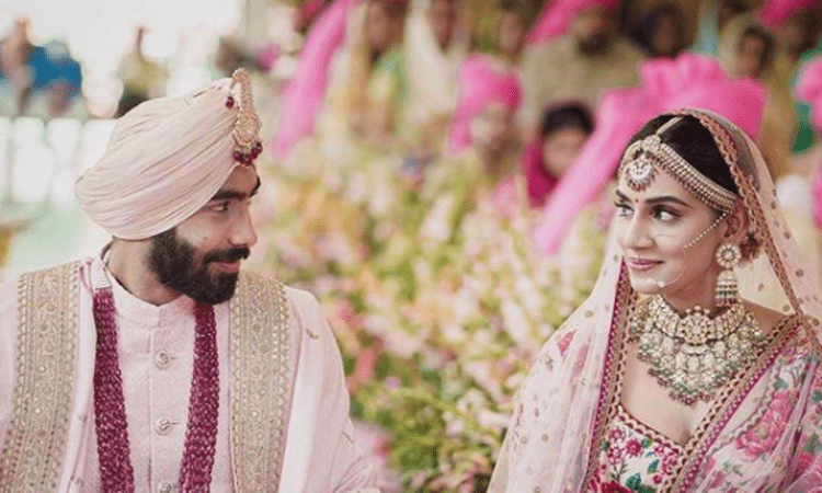 Jasprit Bumrah ties knot with Sanjana Ganesan