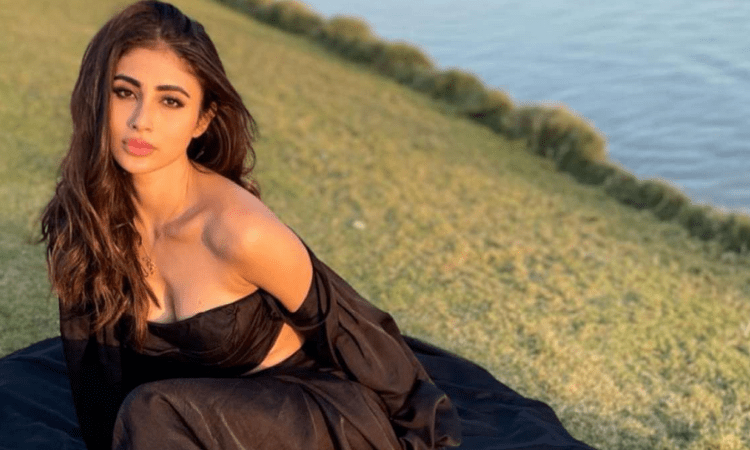 Mouni Roy: Bhagwat Geeta must be part of school curriculum