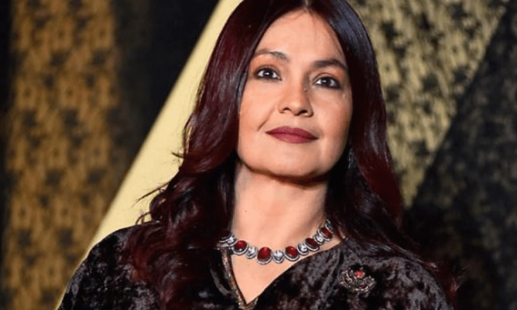 Pooja Bhatt: Mask up people!