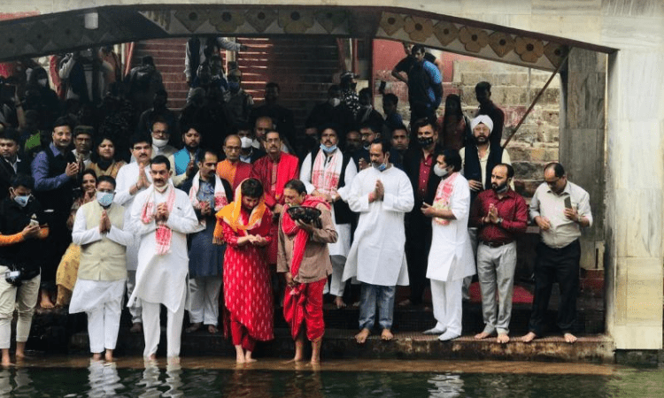 Priyanka begins poll campaign in Assam