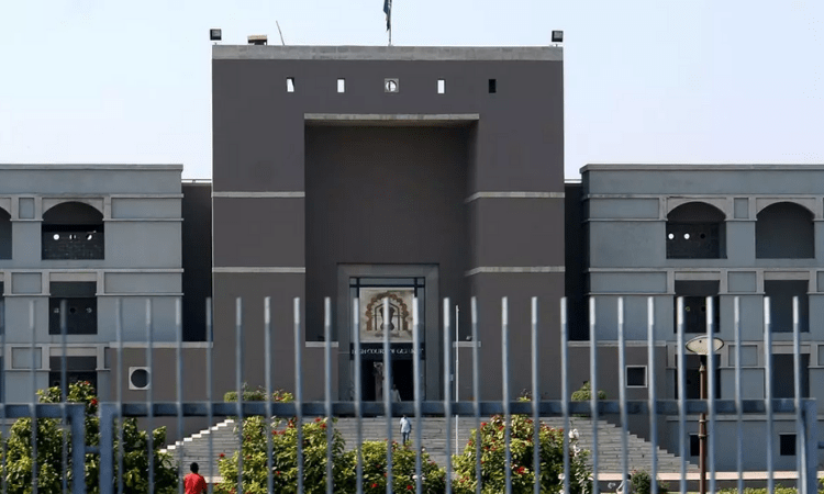 Govt should consider 3-4 day long lockdown: Gujarat HC