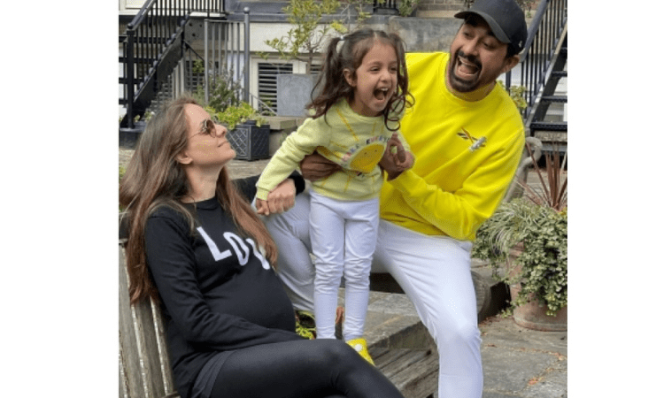 Rannvijay Singha reunites with wife, daughter