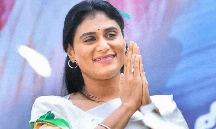 Sharmila leaves for Khammam to unveil political plans