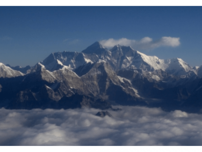 China cancels climbing on Mt. Everest
