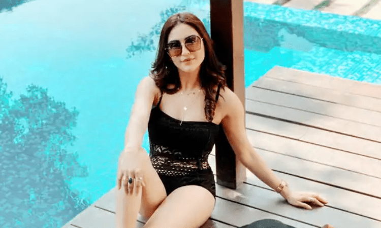 Krystle D’souza posts a pic from the beach