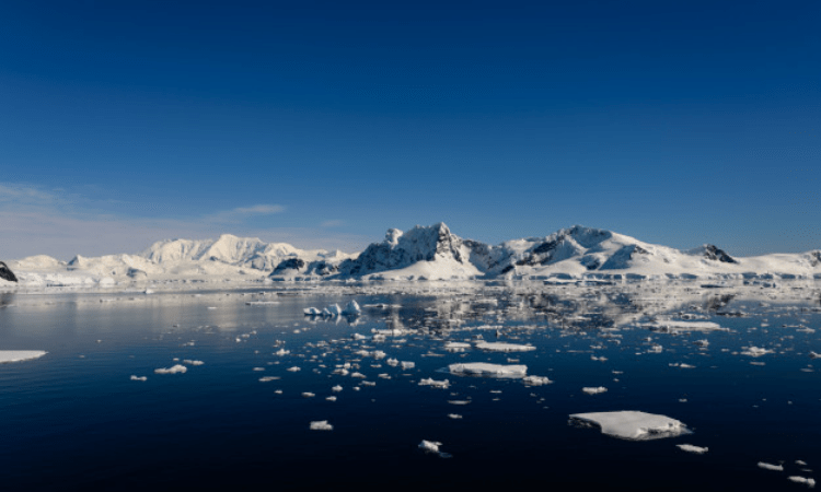 NASA launches mission to study climate, ocean currents