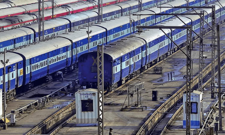 Railways has delivered over 10K MT LMO to various states: Chairman