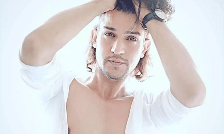 “Vighnaharta Ganesh” actor Kuldeep Singh practices yoga for fitness