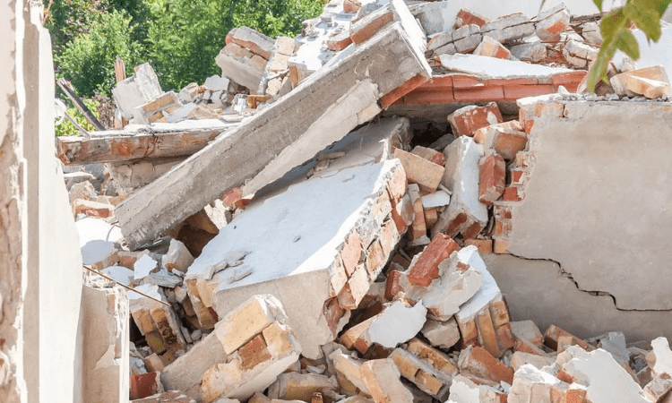 1 killed, 5 injured in Bandra building collapse