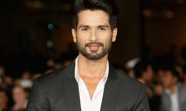 Shahid Kapoor flaunts beefed-up physique