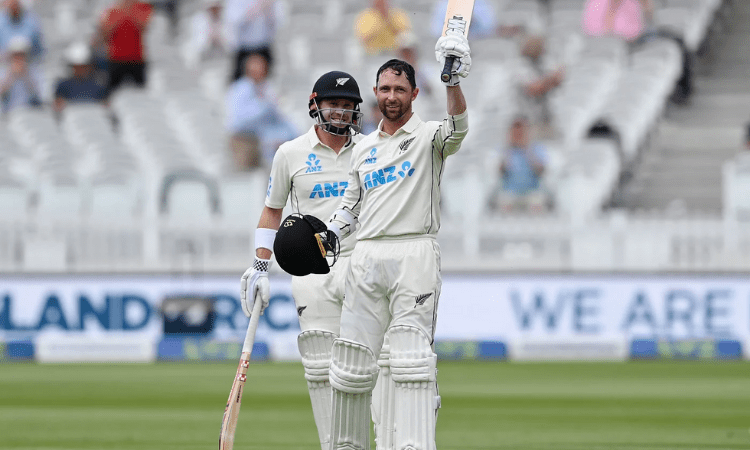 Conway, Young lead strong New Zealand reply to England