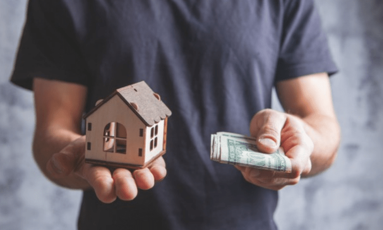 People saving less, household savings moderate in Q3 FY21