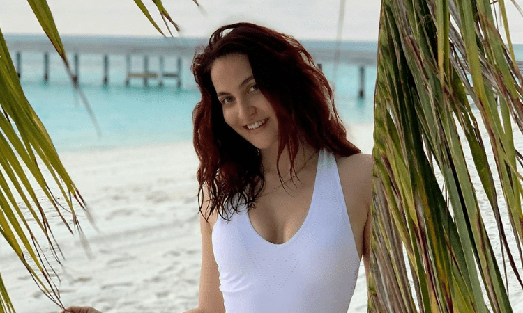 Elli AvrRam flaunts her nunchucks skills