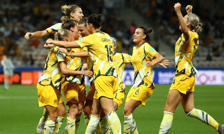 Aussie women footballers make unique statement against racism
