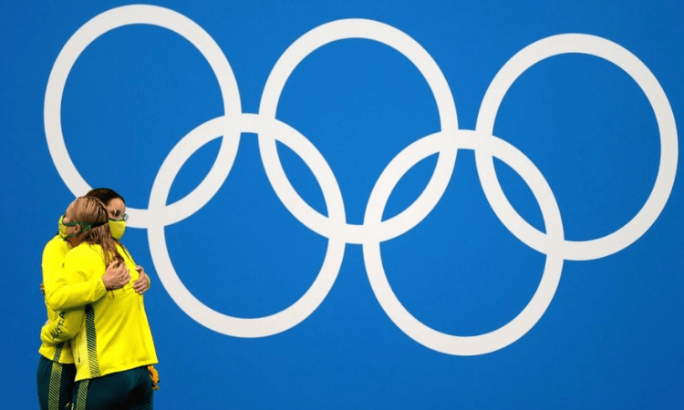 Australia’s Kaylee invites teammate Emily on top podium, fans love it