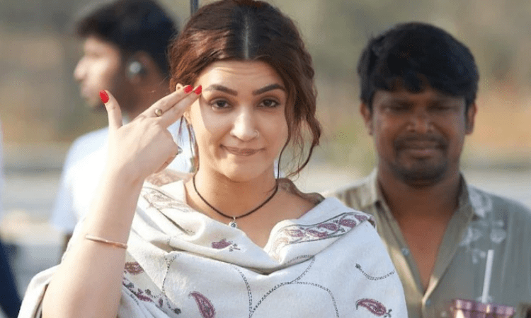 Kriti Sanon shares her ‘Monday Mimi mood’