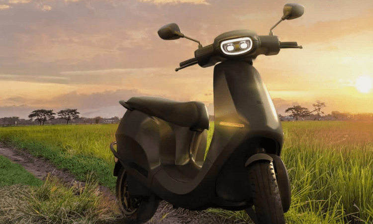 Ola scooter receives 100K bookings in a day