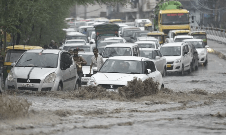 Heavy rainfall in Delhi-NCR; water logging in several places
