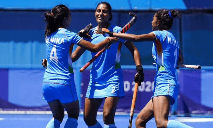 Jharkhand announces Rs 50 lakh each for state players in women’s hockey team