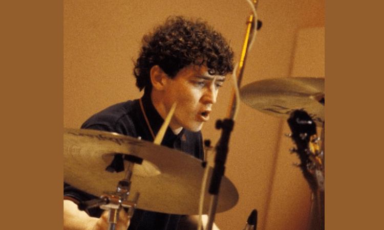 Former ‘Oasis’ drummer Tony McCarroll in hospital after heart attack