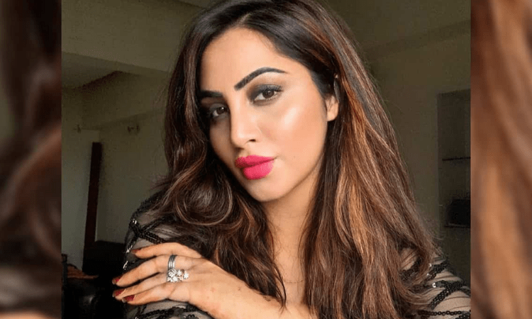 Arshi Khan feels blessed to make her Bollywood debut