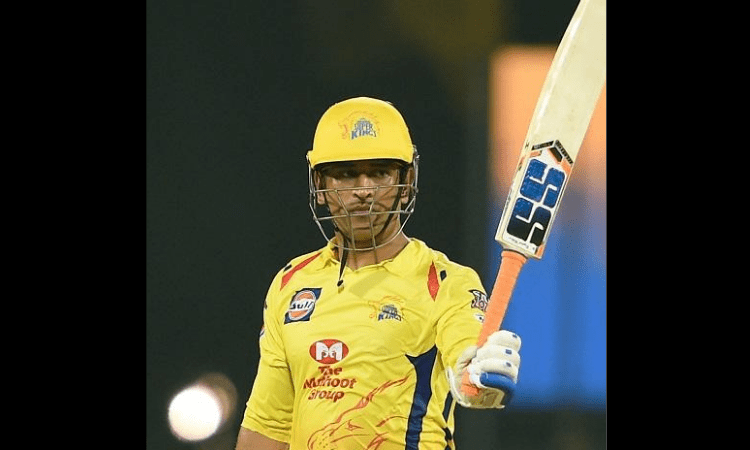 Dhoni hails his bowlers for applying brakes on free-flowing RCB