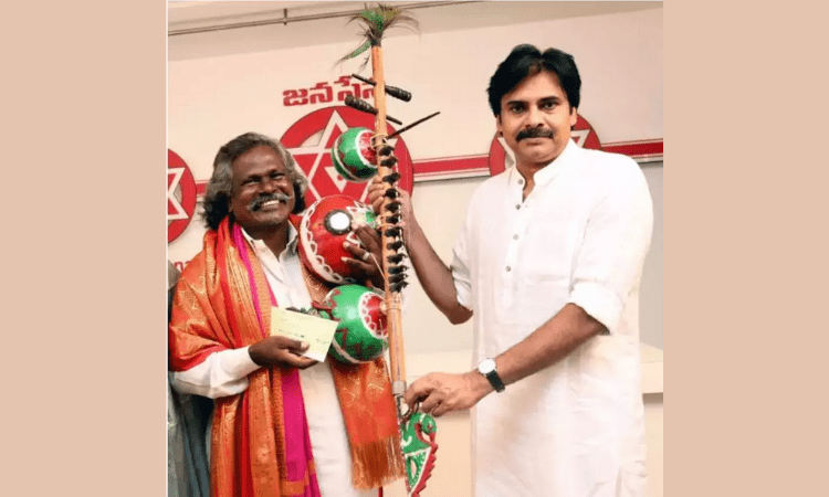 Pawan Kalyan honours folk artiste Mogulaiah of ‘Bheemla Nayak’ title song fame