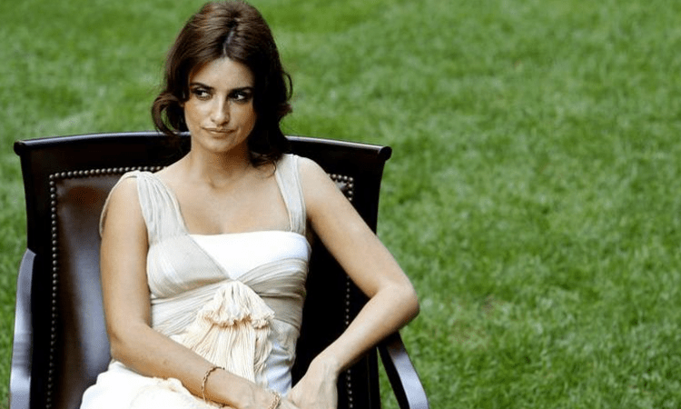 Penelope Cruz tackles stress with meditation