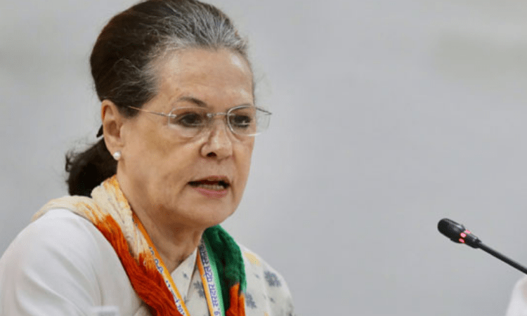 Sonia Gandhi calls up Oscar’s wife, consoles her