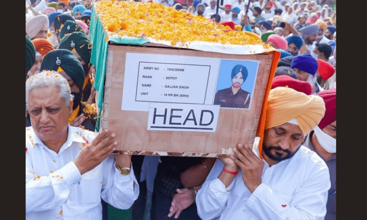 Punjab CM lends shoulder to martyred soldier’s bier