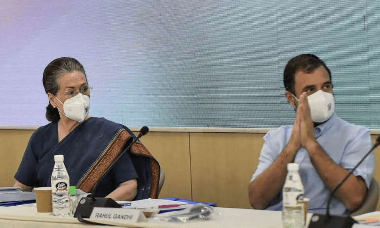 Rahul’s place beside Sonia, a message to dissenters?