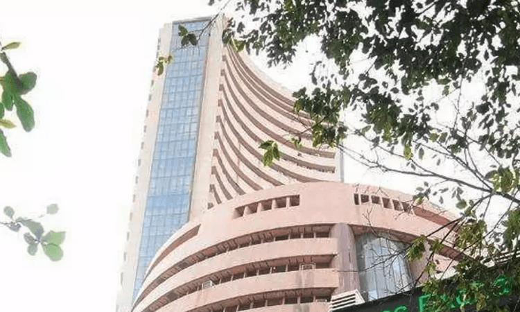 Equity indices trade lower; Sensex down by over 300 pts