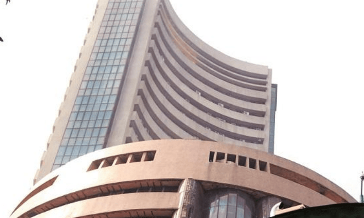 Equity indices trade in red; Sensex down over 500 points