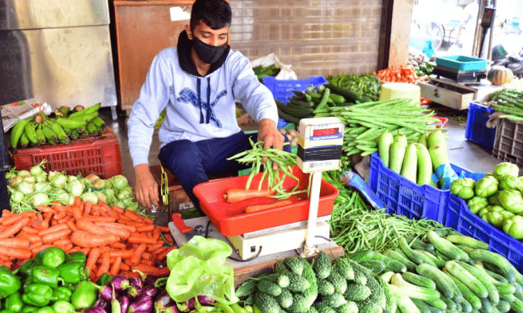Incessant rains increase vegetable rates in K’taka