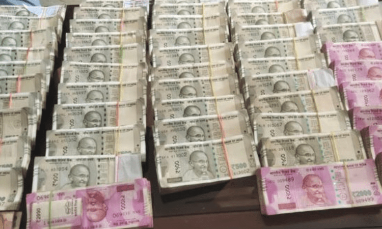 K’taka police seize Rs 1.92 crore demonitised currency, 3 held